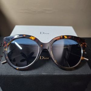 CHRISTIAN DIOR VeryDior1 Sun Glasses 100